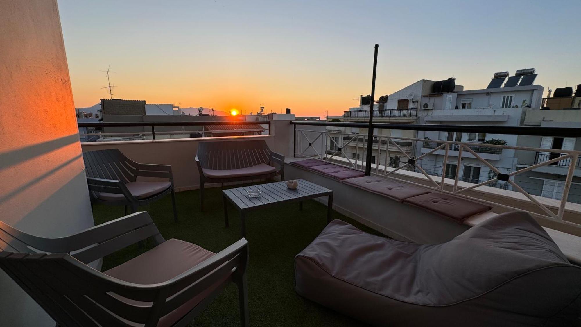 Sunny Apartment For Couples & Friends In Centre Iráclio Exterior foto